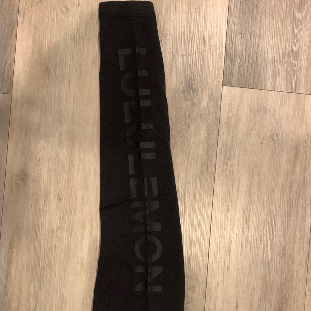 Women’s lululemon branded Wunder Under Black Leggings